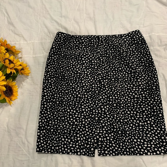 Talbots Dresses & Skirts - Talbots Petites Black and White Lined skirt
